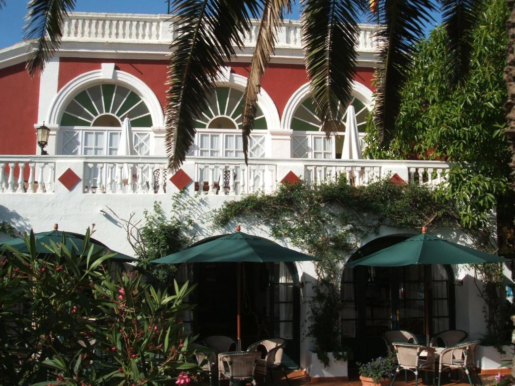 Hotel Del Almirante Es Castell  Exterior photo